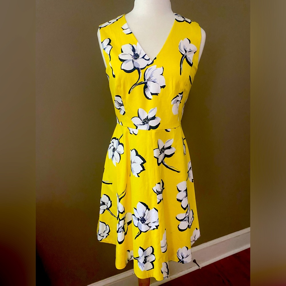 Bright and summery Draper James dress size 8